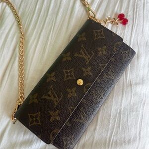 Louis Vuitton Monogram Sarah Wallet / Purse